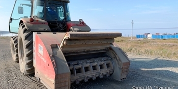 Новый метод ремонта грунтовых дорог начали применять в Анадыре 