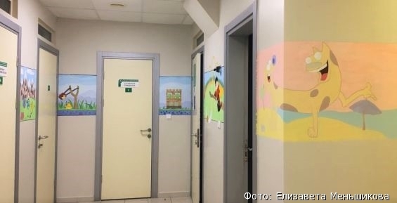 Герои мультфильмов и сказок украсят стены детской поликлиники Анадыря 