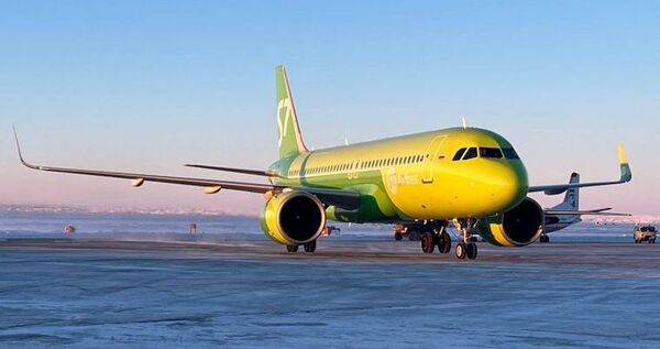 130 пассажиров прилетели в Певек первым рейсом из Новосибирска