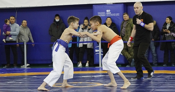 Чукотский борец представит округ на всероссийских соревнованиях в Казани