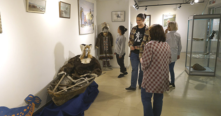 Амулеты шаманов и древние подгузники: в Анадыре открылась этнографическая выставка