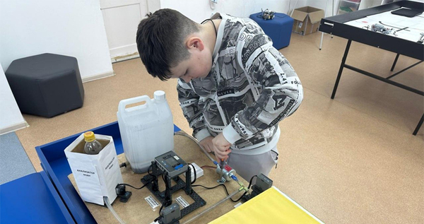Юный робототехник из Билибино изобрёл систему защиты потребителей от грязной воды