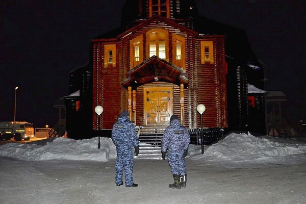 Росгвардейцы Чукотки приняли участие в обеспечении правопорядка во время крещенских купаний  