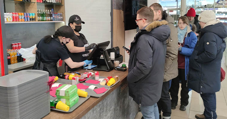 В Анадыре официально заработал первый ресторан чукотской сети фастфуда "Hargin Burger"