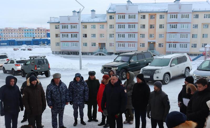 Начальник Управления Росгвардии окружной столицы Чукотки принял  участие в установлении мемориальной таблички воину-герою специальной военной операции 