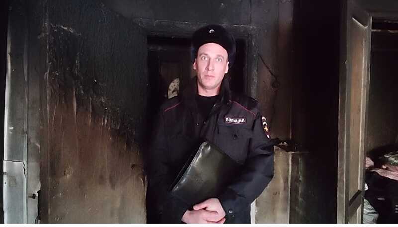 На Чукотке поощрят участкового уполномоченного полиции и неравнодушного гражданина, спасших семью из пяти человек на пожаре