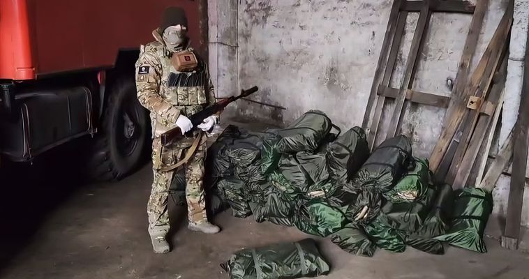 Противотепловизионные плащи отправили "фронтовики" Чукотки в зону СВО