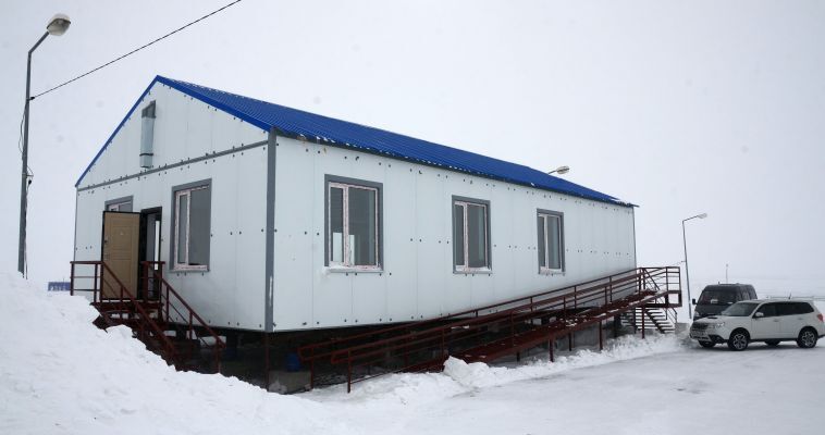Модульное здание возле вертолетной площадки в Анадыре отдали молодежи
