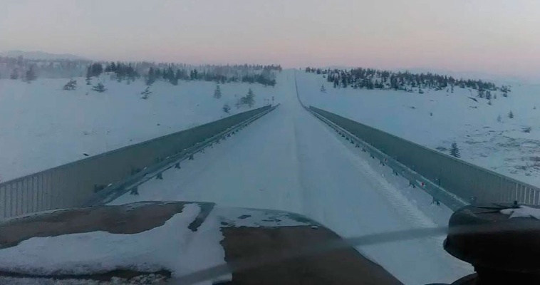 Освобожденные из снежного плена грузовики прибыли в Билибино