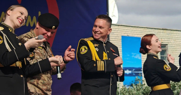 Творческий десант Тихоокеанского флота впервые посетил Эгвекинот с концертами в честь 80-летия посёлка
