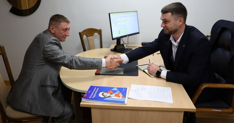 Выпускник программы "Герои Чукотки" начал работать в службе занятости населения
