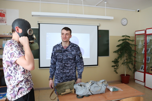 В Анадыре росгвардейцы провели мероприятия, посвященные годовщине катастрофы на Чернобыльской АЭС