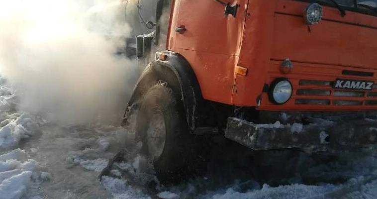 Водители грузовиков 20 дней ждали спасения на границе между Чукоткой и Колымой
