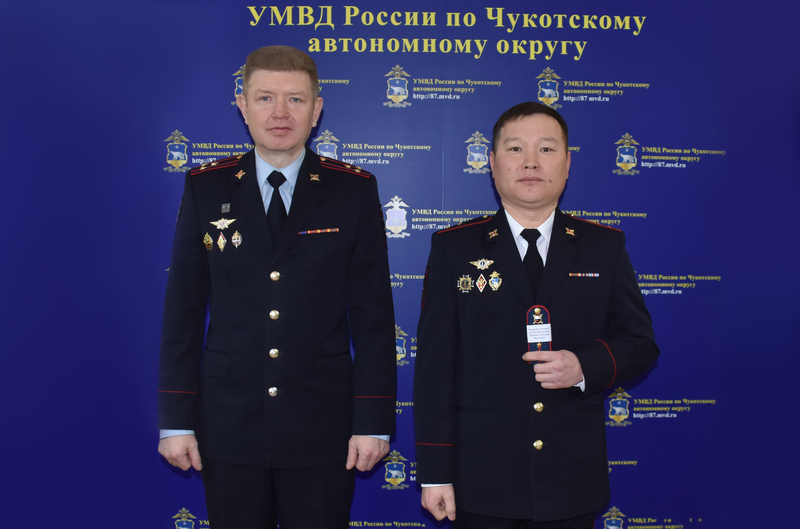 Временно исполняющий обязанности начальника окружного Управления МВД полковник полиции Максим Данилов вручил погоны сотрудникам ОВД, получившим очередные специальные звания