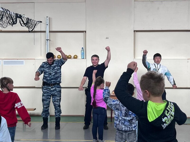 Полицейские и «Движение первых» провели масштабную спортивную акцию в Билибинском районе