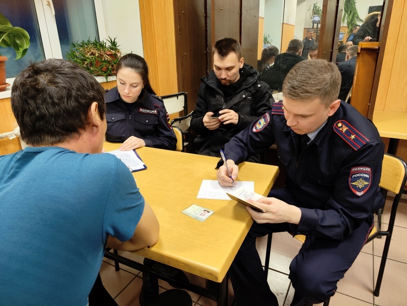 Сотрудники полиции совместно с коллегами из регионального Управления ФСБ России провели рейдовые мероприятия