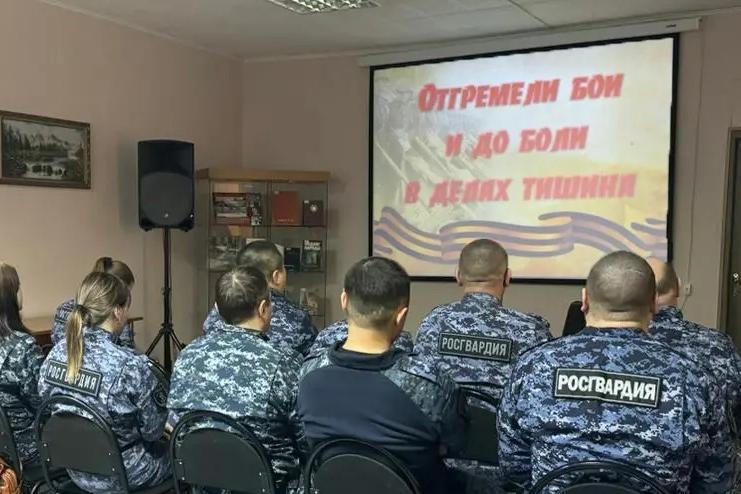 Росгвардейцы и Певекская библиотека провели памятный вечер в честь маршала Жукова, посвященный Дню Победы и 10-летию Росгвардии