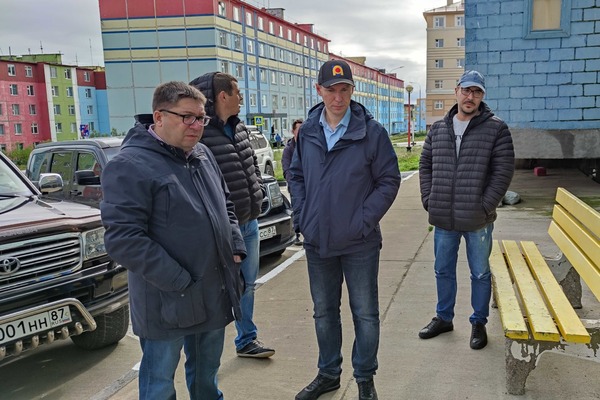 Леонид Николаев провел мониторинг домов и дворовых территорий города