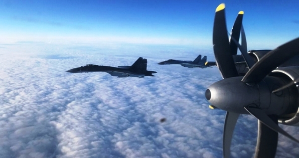 Бомбардировщики Ту 95-МС выполнили полёт над нейтральными водами Арктики