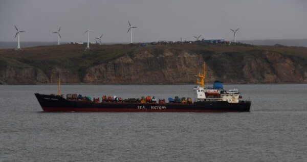 Крупную партию строительной техники доставил "Генерал Кривонос" на Чукотку