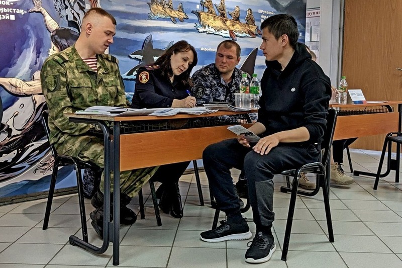 Росгвардия ЧАО приняла участие в федеральном этапе ярмарки вакансий