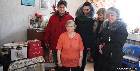 80-ти летнюю жительницу Певека наградили за заслуги перед Чукоткой
