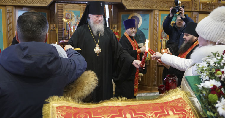 На Чукотке встретили Благодатный огонь