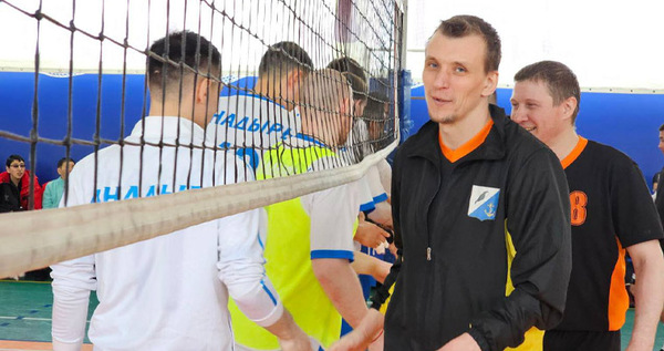 За звание лучших на Чукотке поборются мужские сборные по волейболу и баскетболу