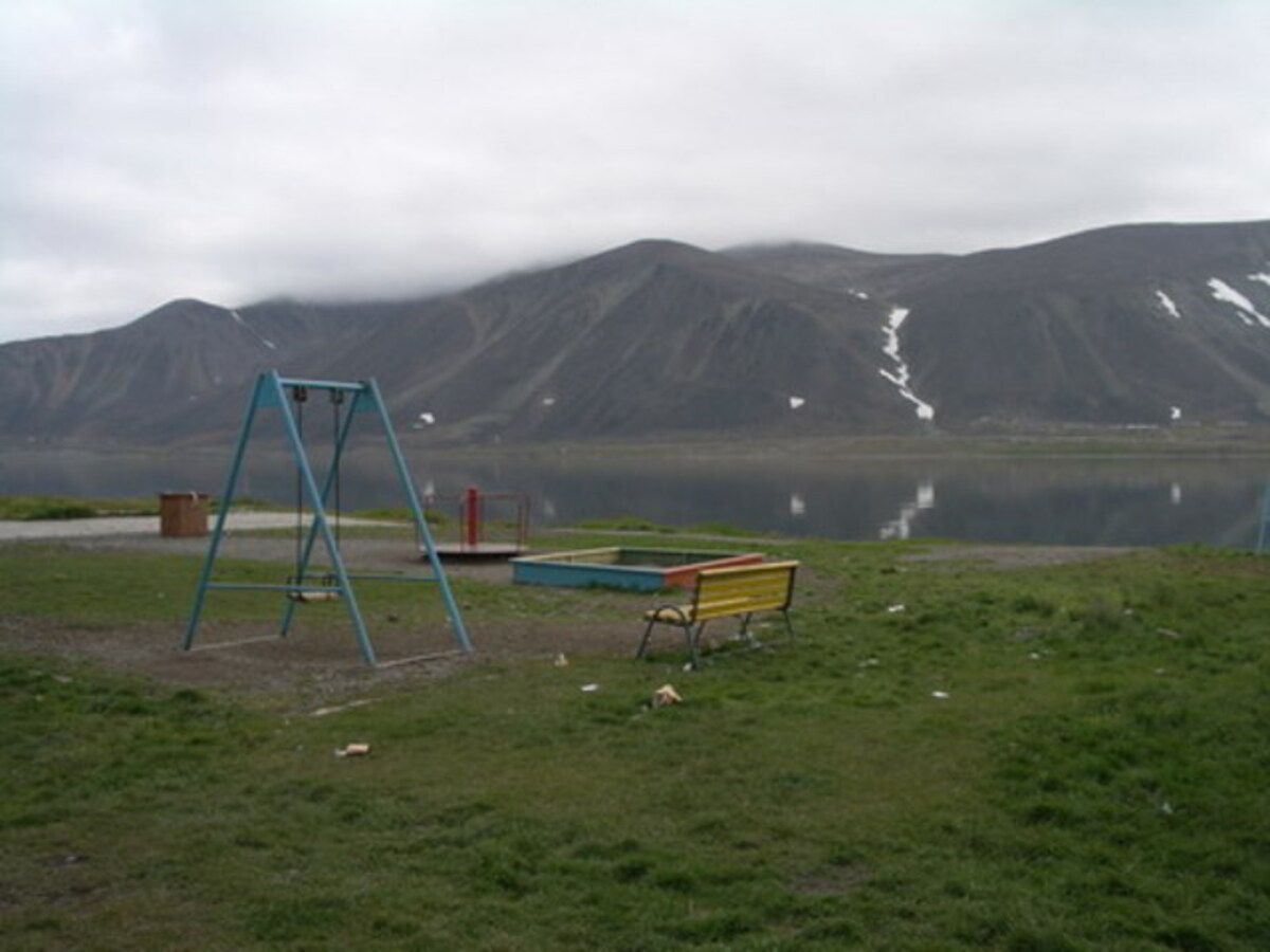 площадь на улице Дежнева
