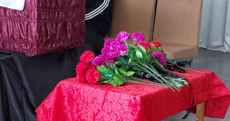 С тремя участниками СВО простились в Провиденском муниципальном округе