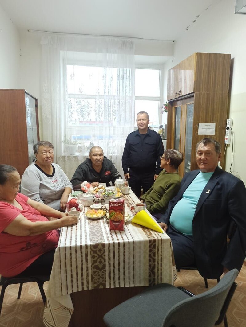 Участковые из национальных сел провели просветительские мероприятия для старшего поколения