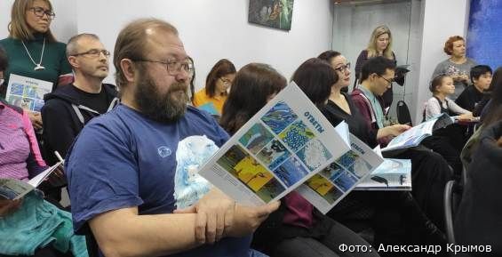 Книжку-раскраску с китами, белухами и косатками представили в Анадыре