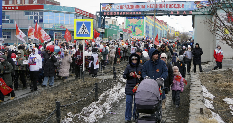 Около 3,5 тысяч человек прошло в шествии "Бессмертного полка" в столице Чукотки