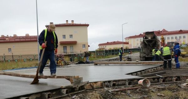 В Анадыре закрыли на ремонт участок дороги рядом с окружной больницей
