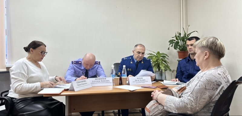 Заместитель прокурора округа с Уполномоченным по правам человека и ребенка в регионе провели прием граждан 