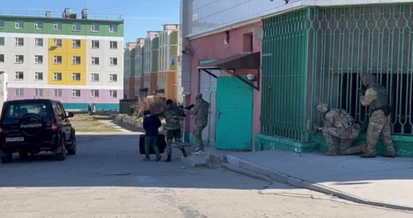 Взрывы гранат и стрельба из автоматов взбудоражили жителей Анадыря