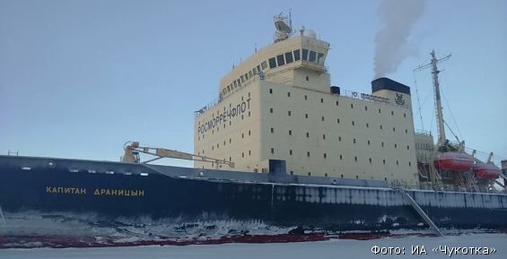 Первые экскурсии на ледокол «Капитан Драницын» начались в Певеке