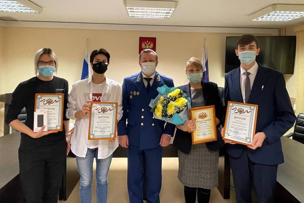 Среди школьников Чукотки проведена олимпиада, посвященная юбилею прокуратуры России