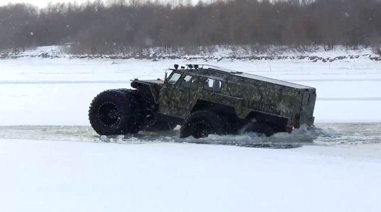 На переправе через реку в Анадырском районе погиб водитель "Хищника"