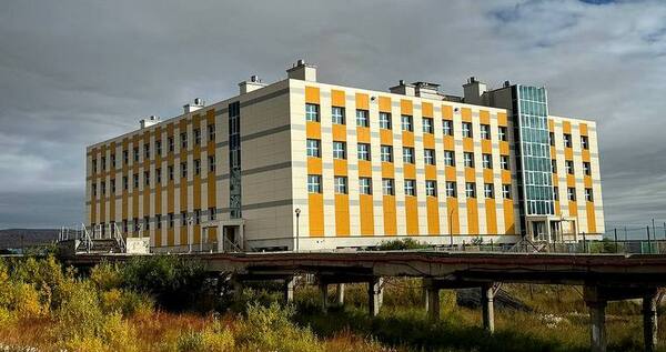 Кровлю Центра образования в Угольных Копях отремонтируют к началу учебного года