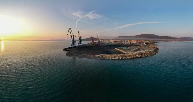 Во вторник на побережье Восточно-Сибирского моря ветер будет достигать 28 м/с