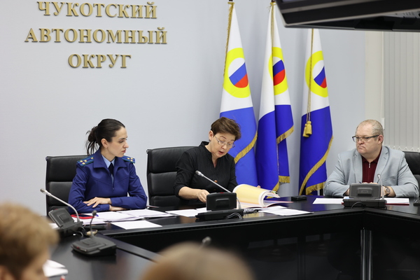 В международный День борьбы с коррупцией старшим помощником прокурора округа Ириной Казинец принято участие в семинаре-совещании в правительстве региона 