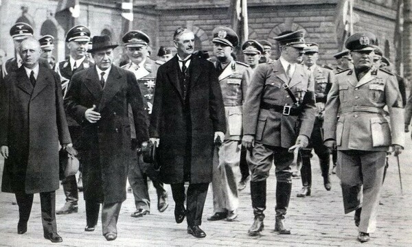 Кто начал Вторую мировую и была ли оккупация Прибалтики Советским Союзом?