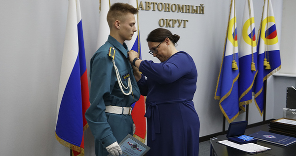За спасение тонущей двухлетней девочки наградили анадырского кадета