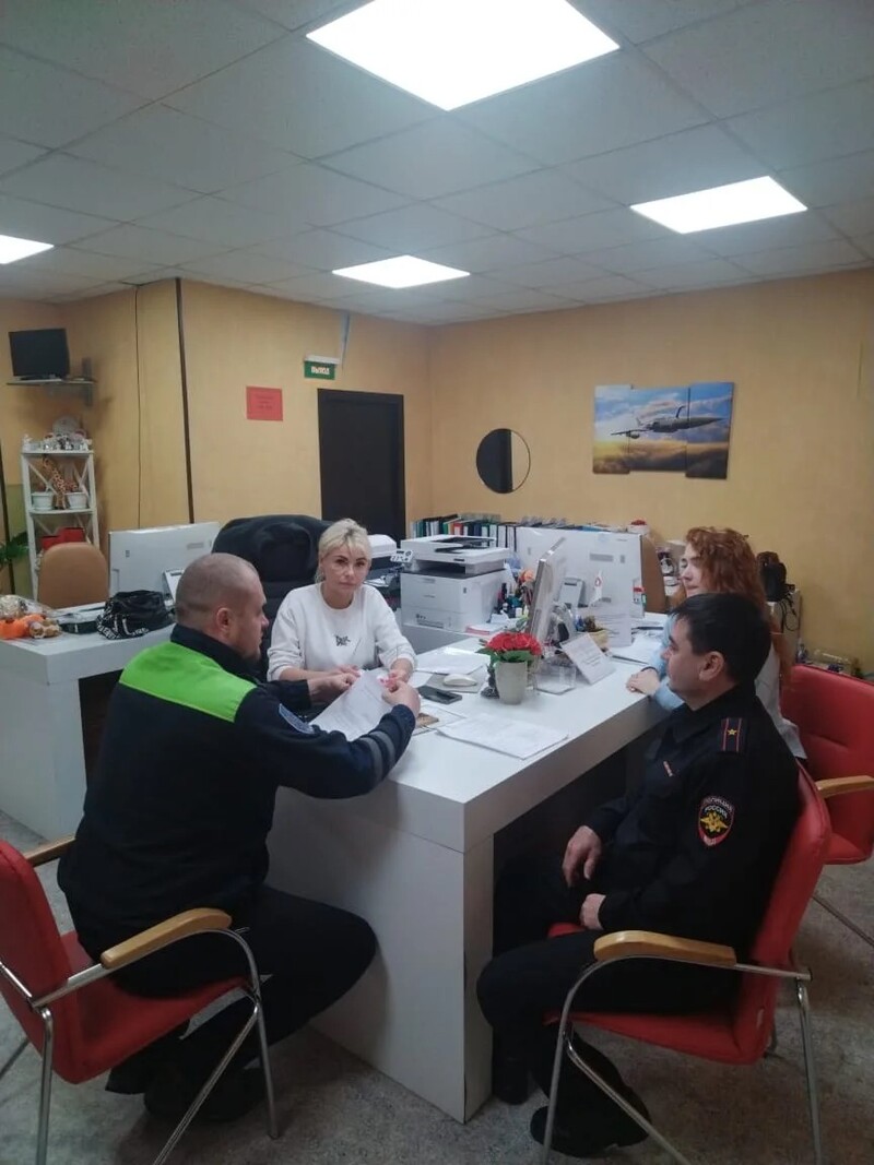 В Певеке прошла рабочая встреча сотрудников Госавтоинспекции с представителями Многофункционального центра 