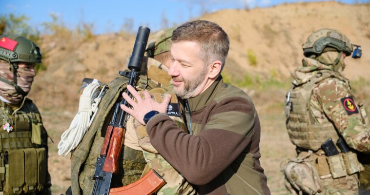 Делегация правительства Чукотки навестила морских пехотинцев 155 бригады ТОФ