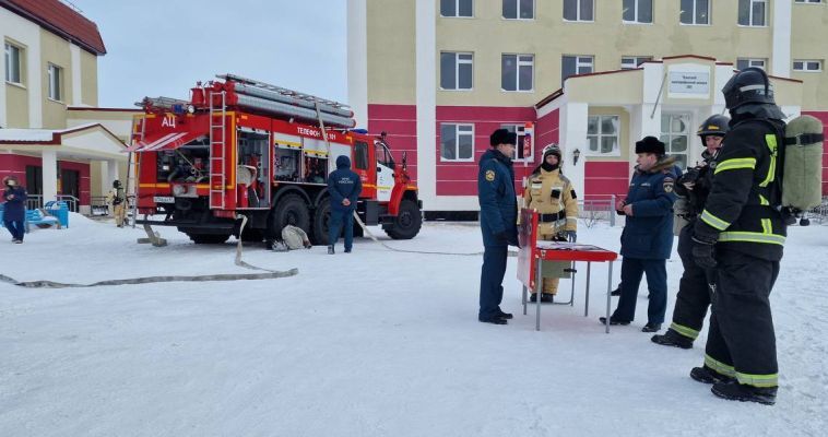 Ликвидацию техногенных и природных пожаров отработали на Чукотке