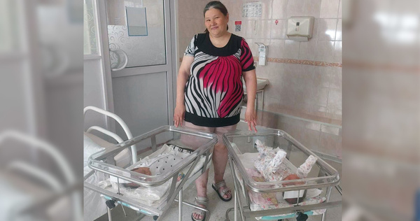 Жительница Чукотки стала матерью в десятый и одиннадцатый раз