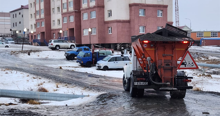 На усиленный режим работы перешли дорожные и коммунальные службы Анадыря