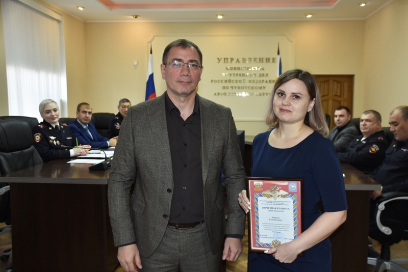 Начальник окружного Управления поздравил сотрудников полиции с их профессиональными праздниками
